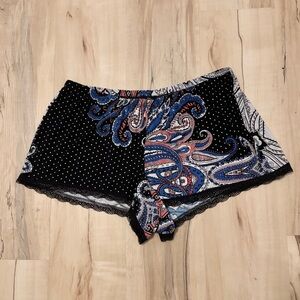 Medium Super Soft Lace Trim Stretch Shorts